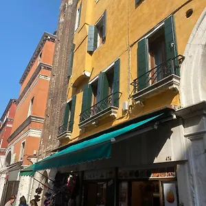 antique-historical-apartment.hotelslidodijesolo.com/
