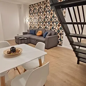 maison-ventimiglia-83.catania-hotels.net/